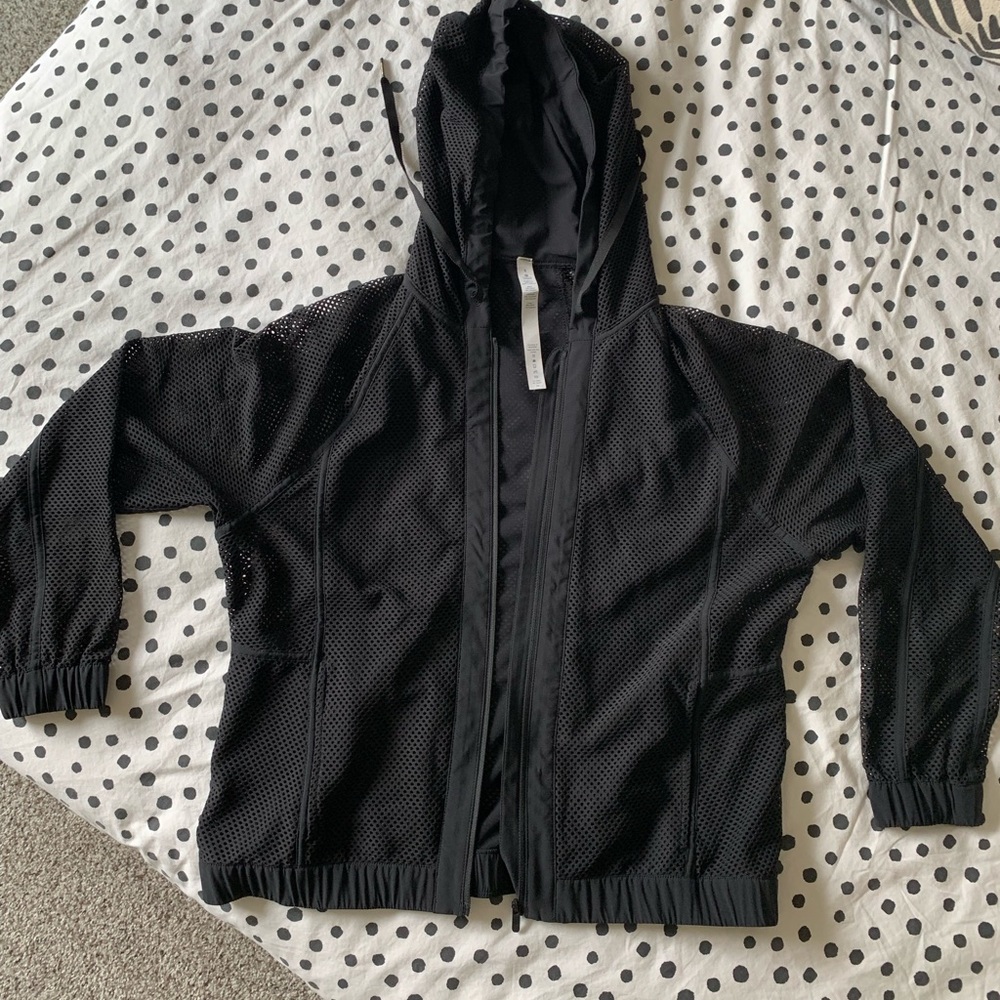 Lululemon Mesh Jacket 🖤 NWOT